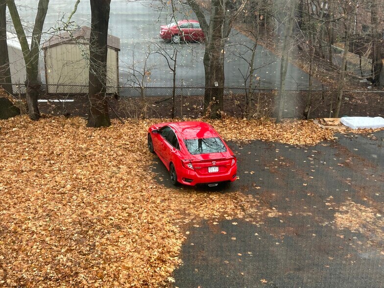 parking for 4 cars! - 127 White St