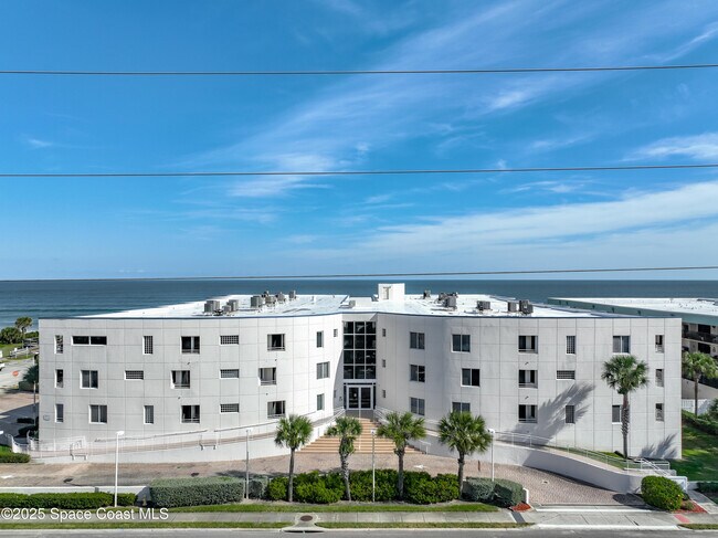 Building Photo - 601 N Miramar Ave