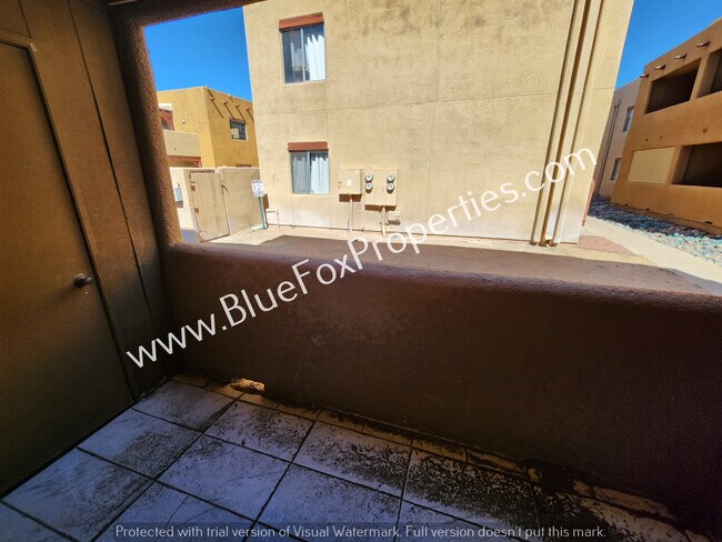 Building Photo - 1810 E Blacklidge Dr