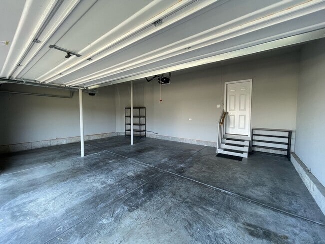 Building Photo - Single Family Home in Hoffman Estates