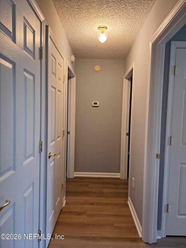 Building Photo - 513 White Jasmine Way