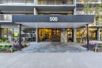Building Photo - 1 Bedroom 1 Bathroom Downtown Unit with Pa...