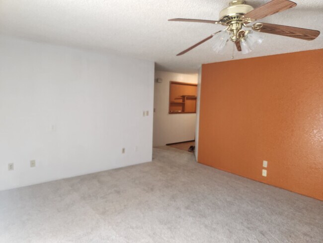 Building Photo - 1017 S 88th St