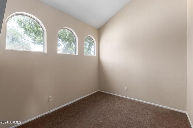 Building Photo - 6533 N 7th Ave
