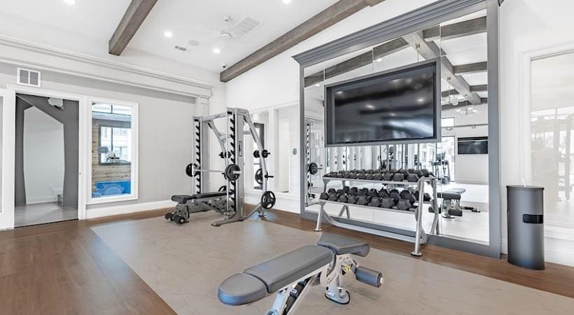 Building Photo - 2425 Central Expy