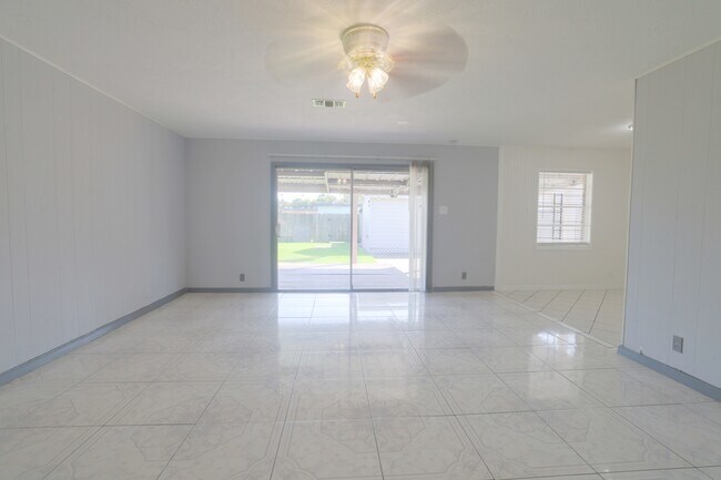 Building Photo - 3118 Flamborough Dr