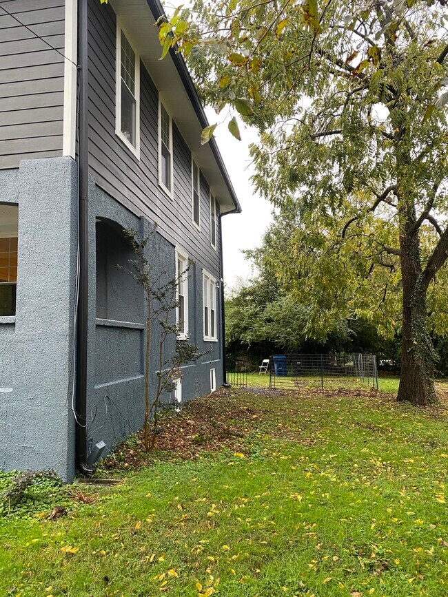 Large yard - 219 E Bellefonte Ave