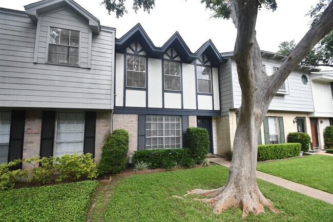 Building Photo - 10018 Knoboak Dr