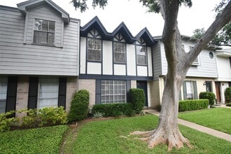 Building Photo - 10018 Knoboak Dr