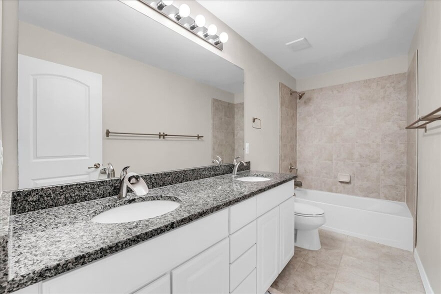Building Photo - 41761 Steinbeck Gln