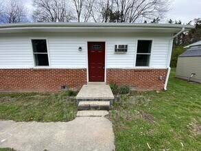 Building Photo - 114-116 Loch Lane Drive Apt 5