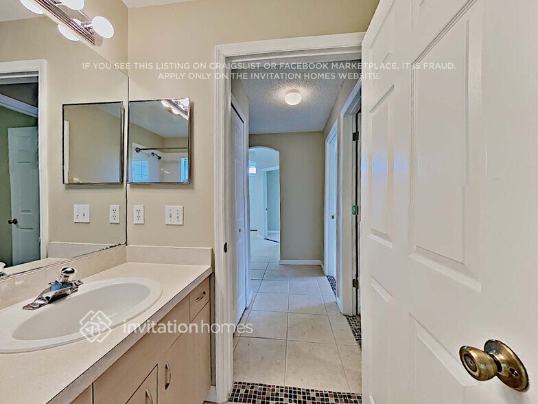 Building Photo - 956 Bridle Ln