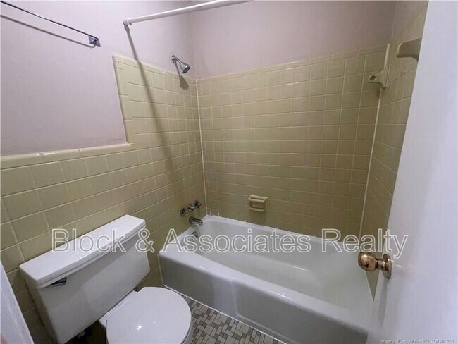 Building Photo - 4953 Fieldcrest Dr