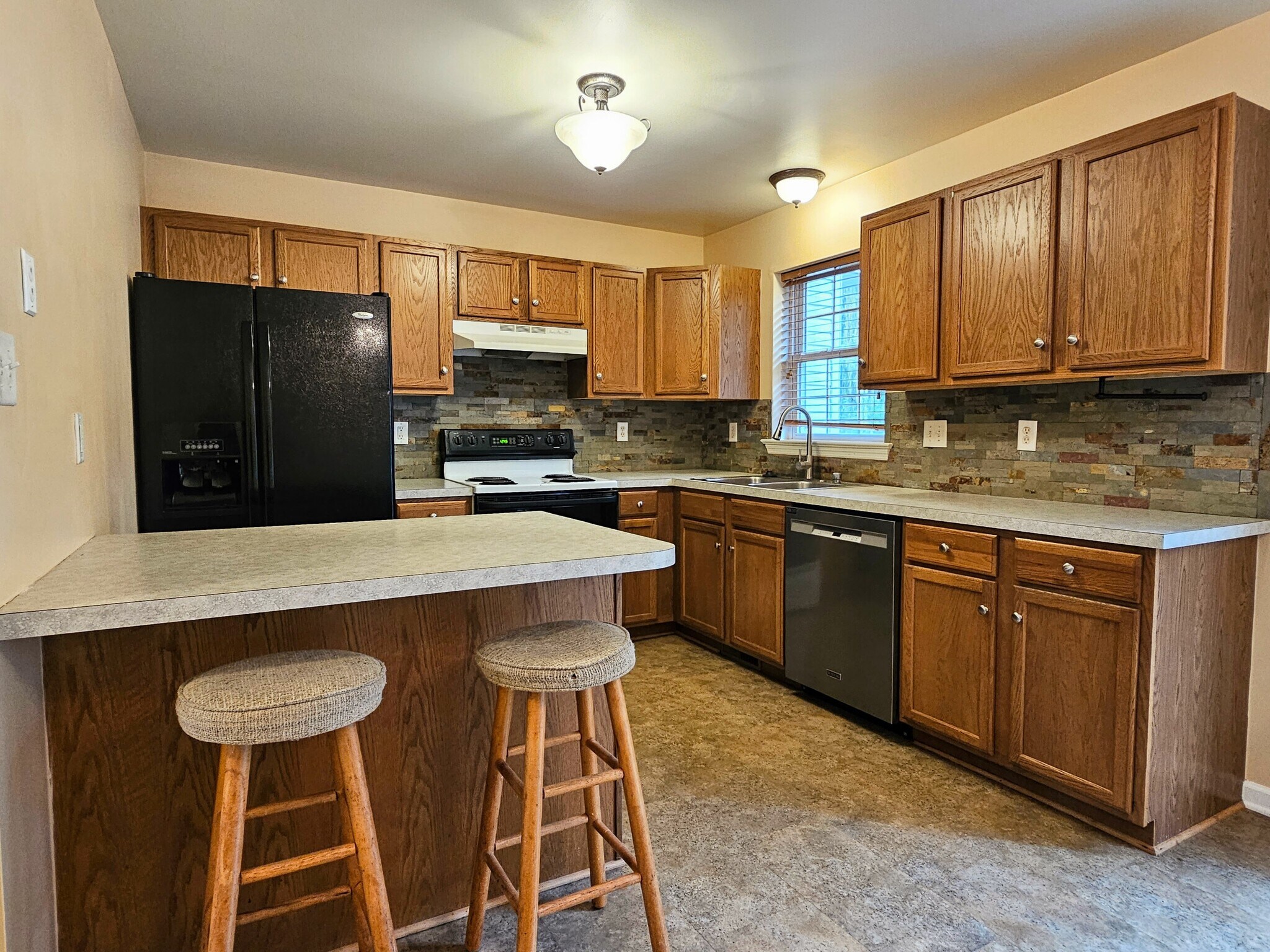 Building Photo - 562 Wood Duck Dr