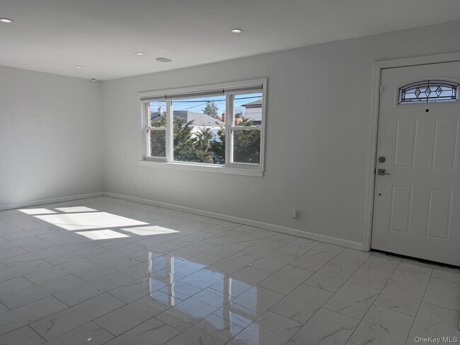 Building Photo - 1 Munro Blvd