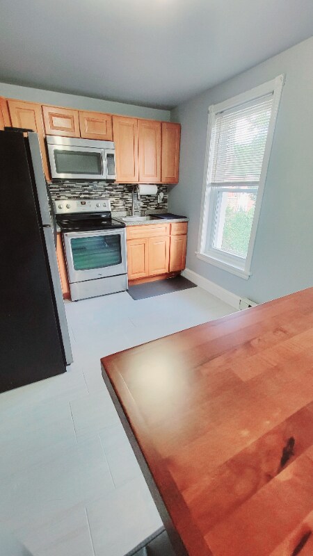 Building Photo - 234 Manheim St