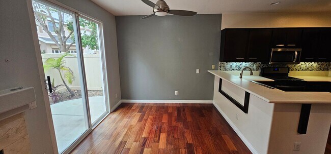 Building Photo - SAN DIEGO / SERRA MESA  - STONECREST VILLA...