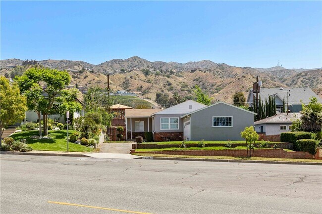 Primary Photo - 2618 N 6th St