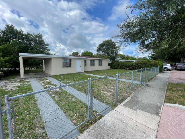 Building Photo - 1685 NW 131st St