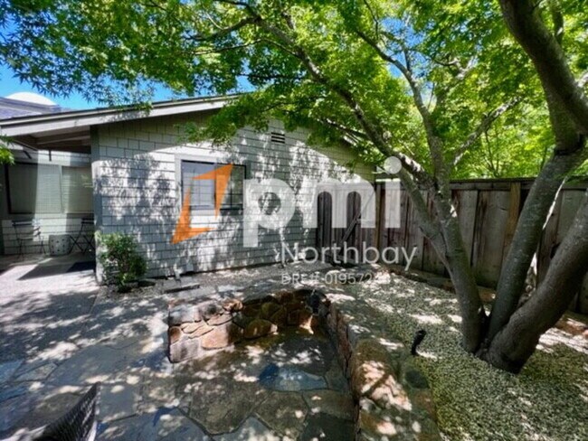 Building Photo - 6950 Yount St