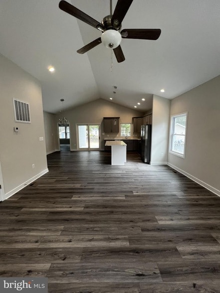 Building Photo - 38 Meadow View Ln