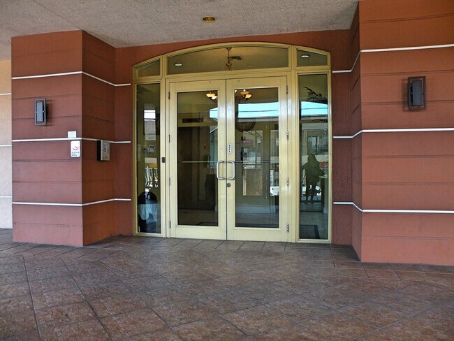 Building Photo - 2280 SW 32nd Ave