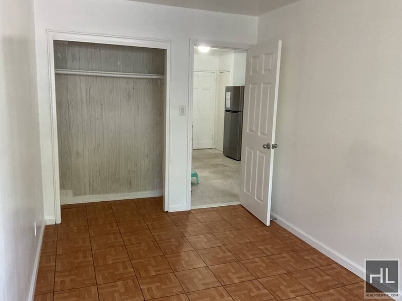 Building Photo - 49 AVENUE