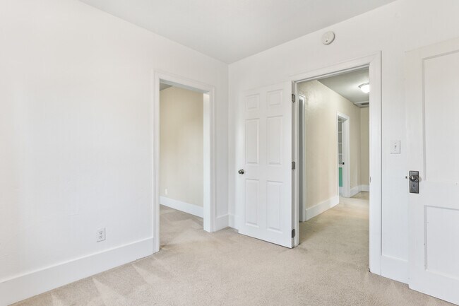 Building Photo - 9648 N Central St