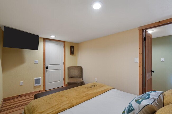 Building Photo - 11582 Washougal River Rd