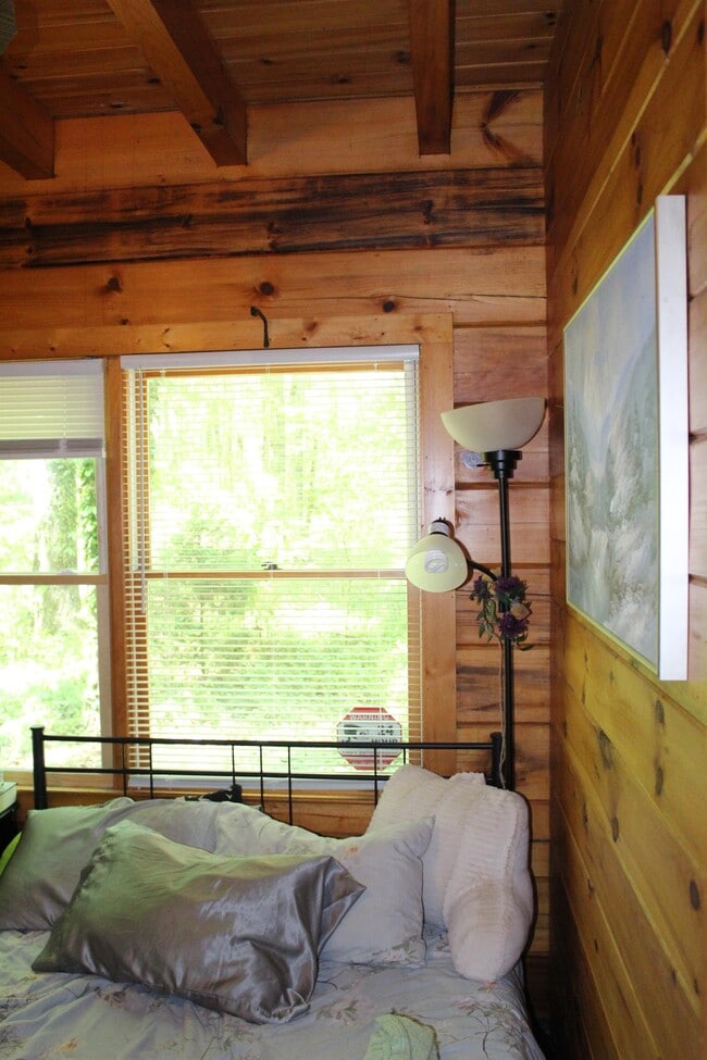 Building Photo - 104 Trinity Pond Road