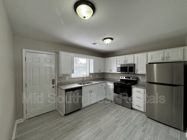 Building Photo - 1100 Ruth Ann Dr