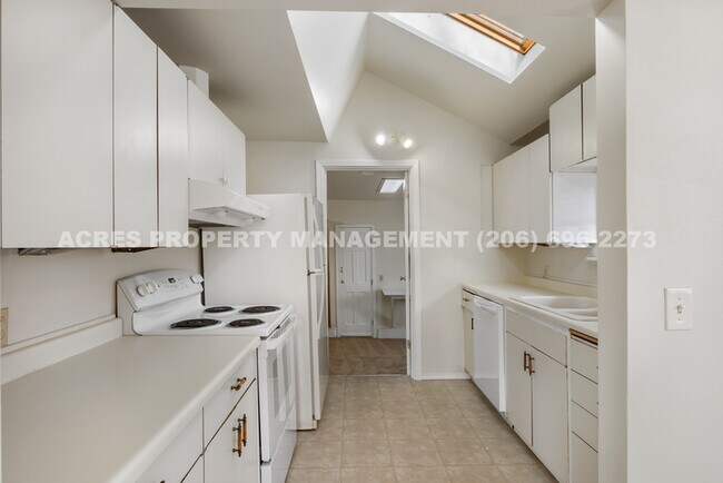 Building Photo - 17041 34th Ave S