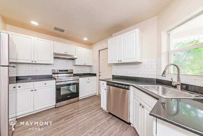 Building Photo - Single-Story Home in Bradenton, FL