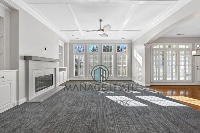 Building Photo - Fabulous 5-bedroom house with modern ameni...