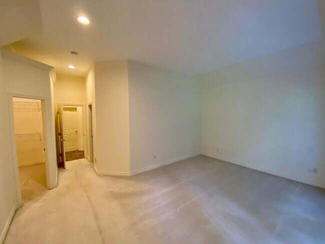 Building Photo - 8616 Blue Grouse Way