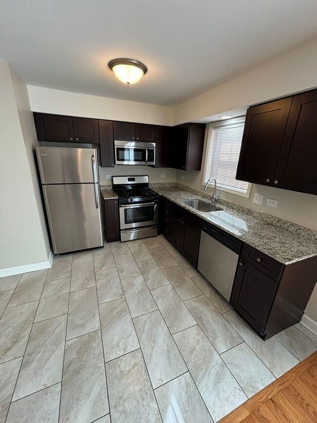 Building Photo - 3025 Lynn Ct