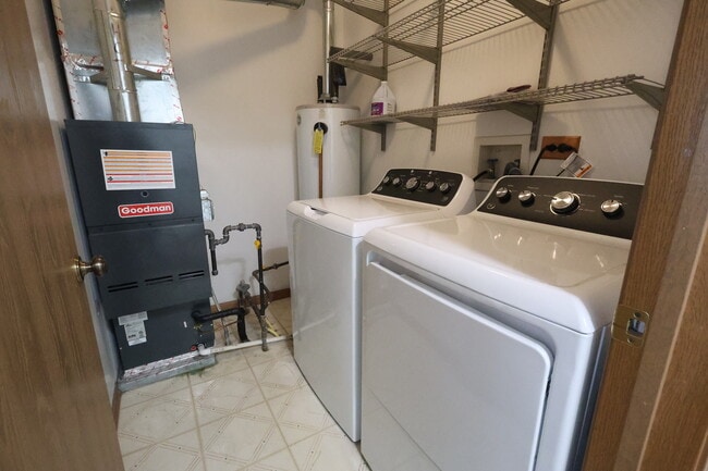 Building Photo - 1840 Grove Ave