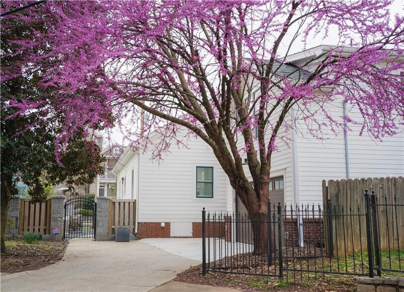 Building Photo - 69 Randolph St NE