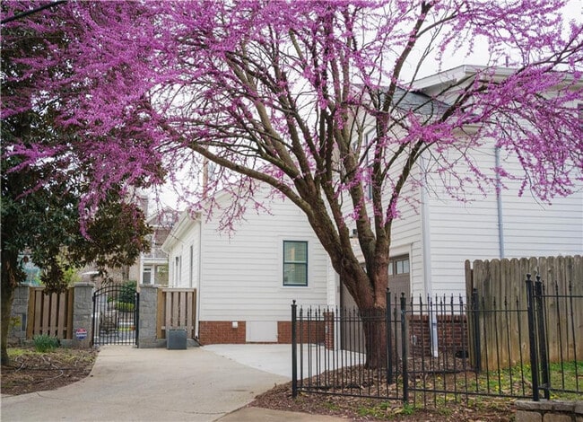 Building Photo - 71 Randolph St NE