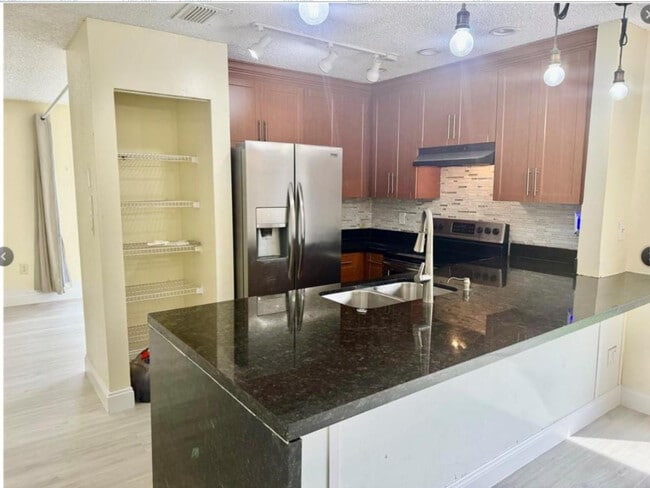 Building Photo - 4241 SW 72nd Terrace