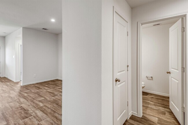 Building Photo - 30846 Brightwell Bnd