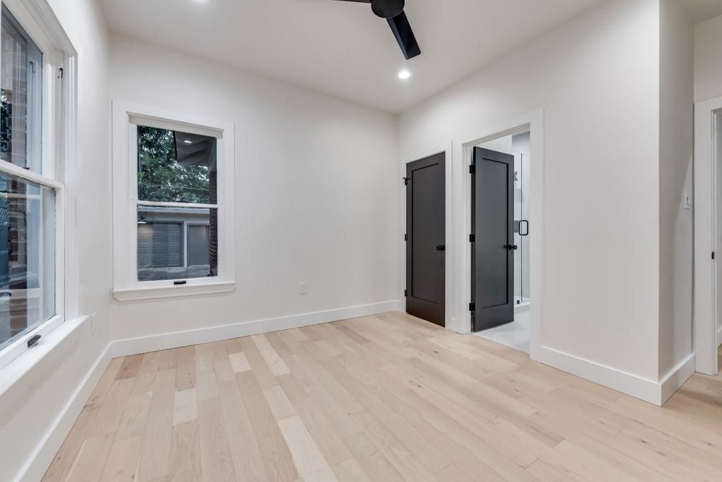 Building Photo - 5406 Vanderbilt Ave