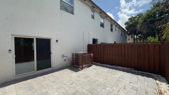 Building Photo - 5283 Ellery Terrace