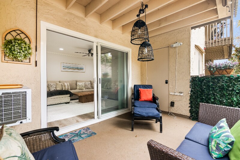 Building Photo - 8503 Villa La Jolla Dr