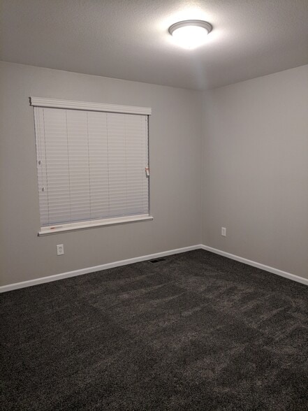 Main Floor Second Bedroom - 1913 Crestview Dr
