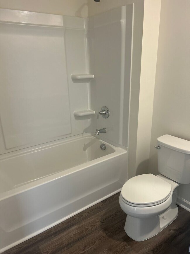 Building Photo - Brand New Townhome in the heart of Newton!