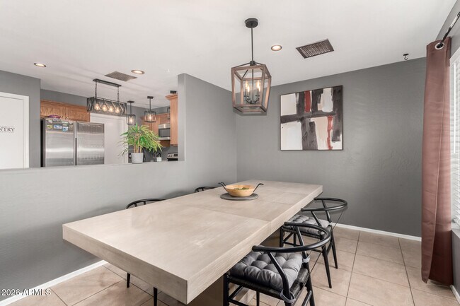 Building Photo - 12106 N 128th Ave