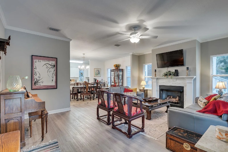 Building Photo - 624 W 7th Ave