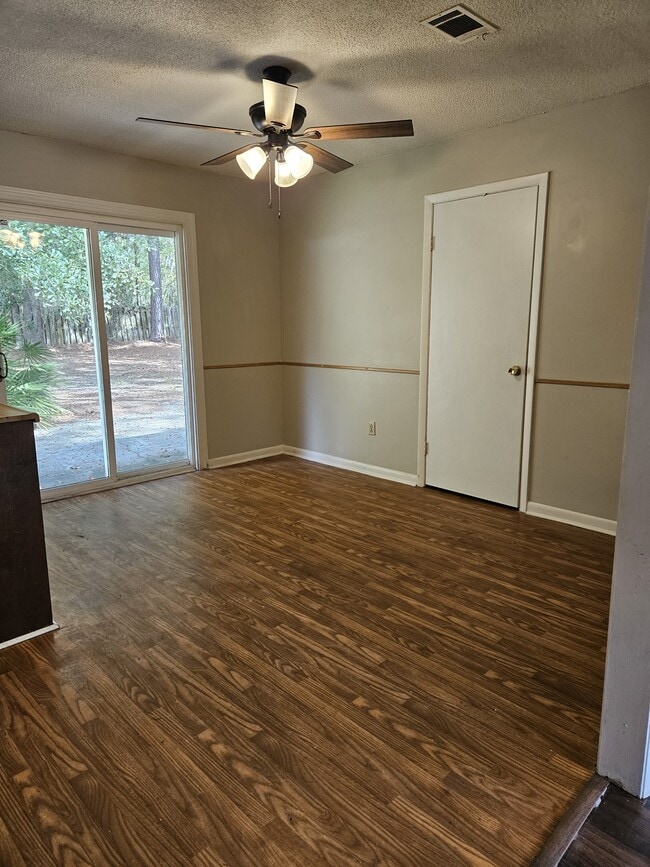 Building Photo - 227 Sequoia Cir