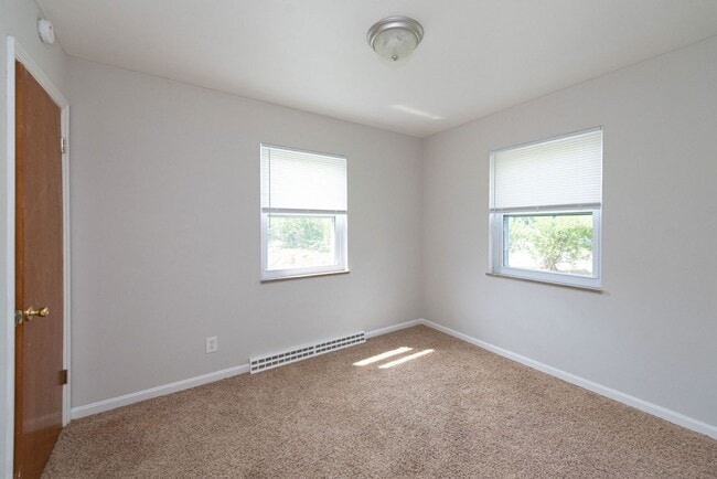 Building Photo - WESTWOOD-4 BEDROOM 2 BATH WITH OPEN FLOOR ...